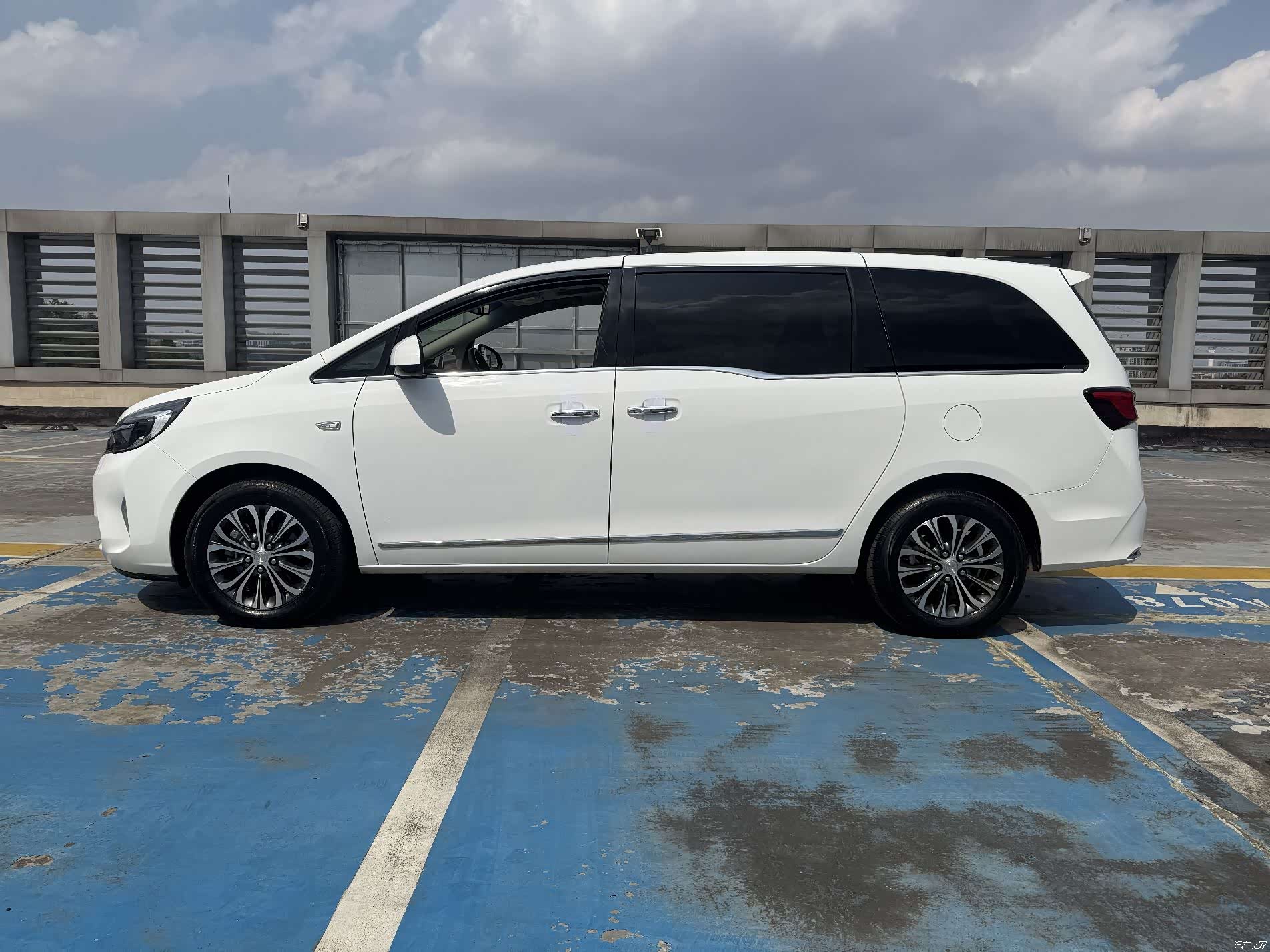 Buick GL8, 2022 все фото