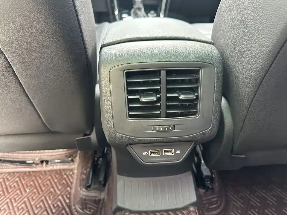 Volkswagen T-ROC exploring Songs