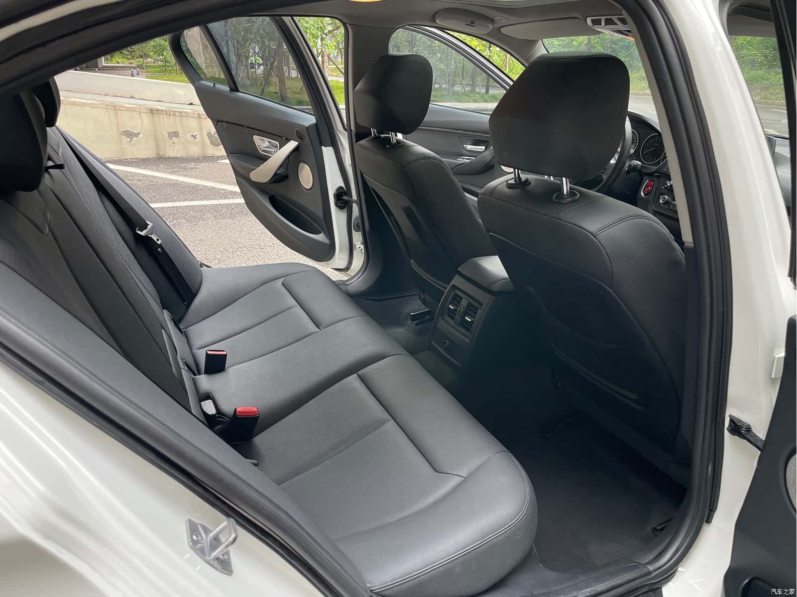 BMW 3 Series, 2015 13