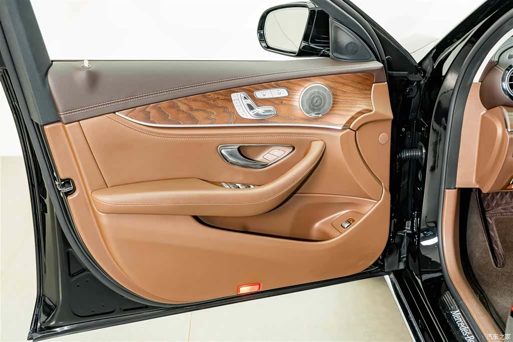 Mercedes-Benz E-Class, 2024 17