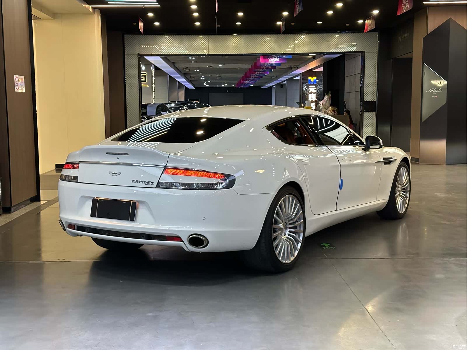 Aston Martin Rapide, 2017 4