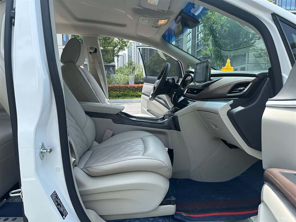Buick GL8, 2020 все фото