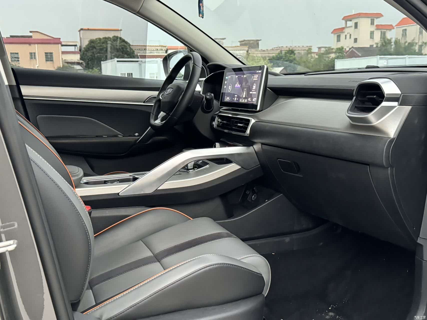 Geely Coolray, 2023 14