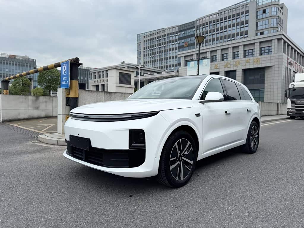 Li Auto L6