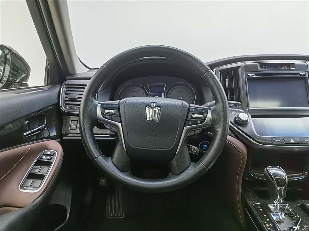 Toyota Crown, 2018 11