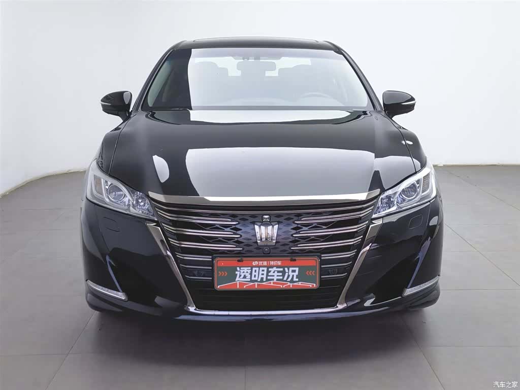 Toyota Crown, 2018 3