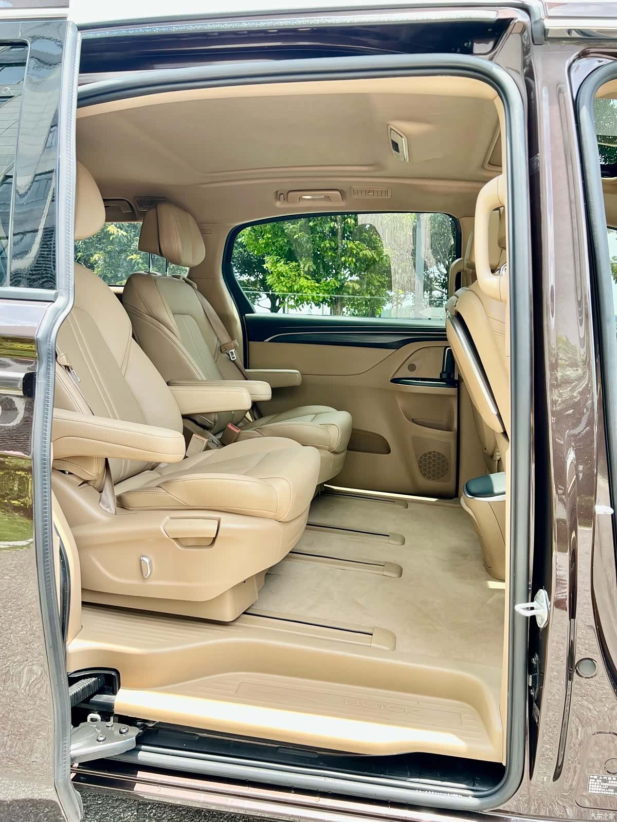 Buick GL8, 2021 9