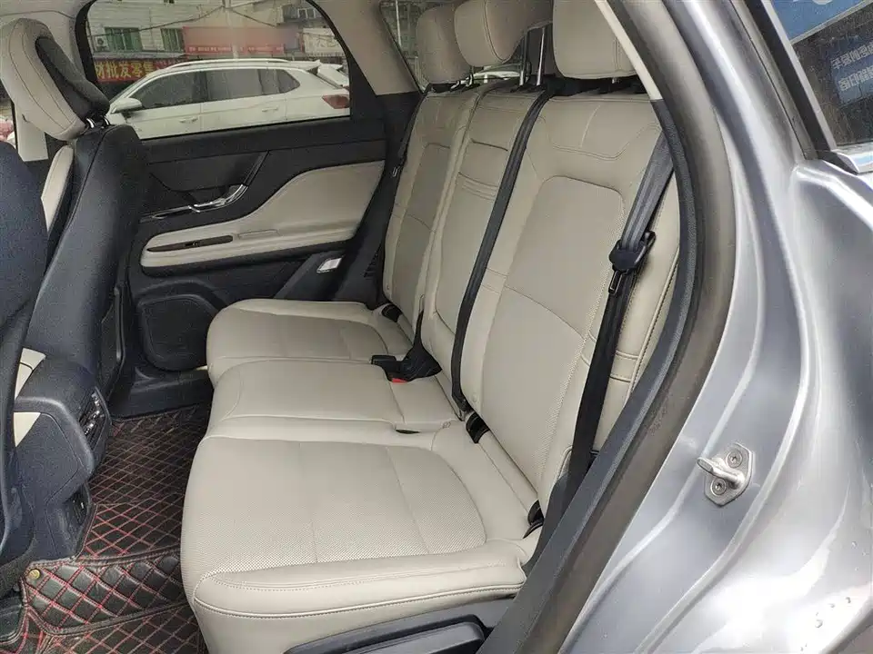 Lincoln Adventurer