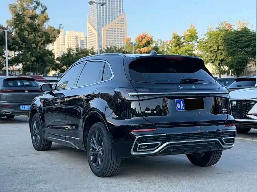 Hongqi HS5