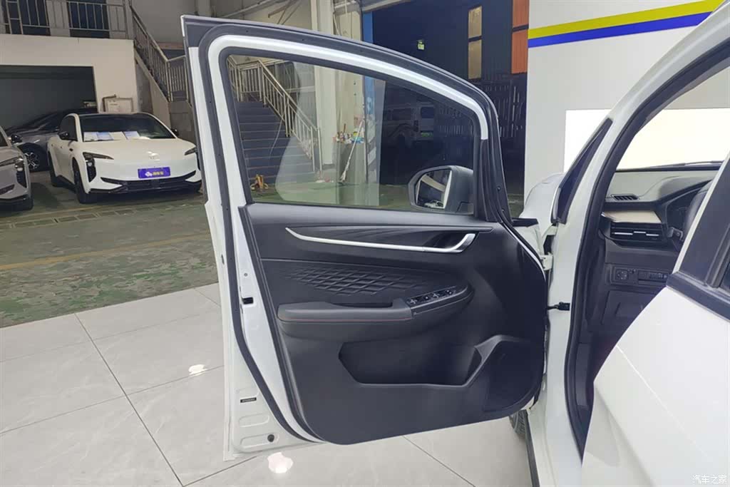 Geely X3, 2022 7