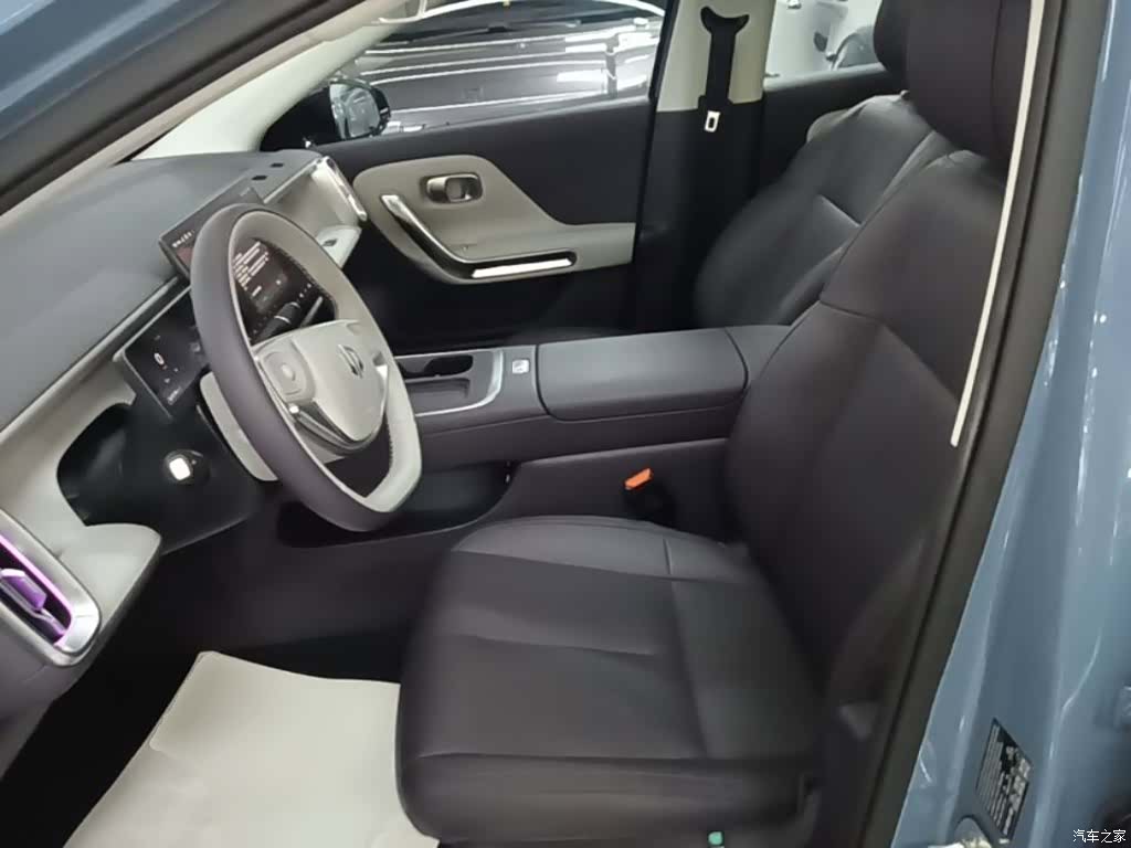 Leapmotor B01, 2025 15