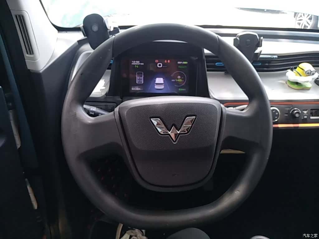 Wuling MINIEV, 2020 11