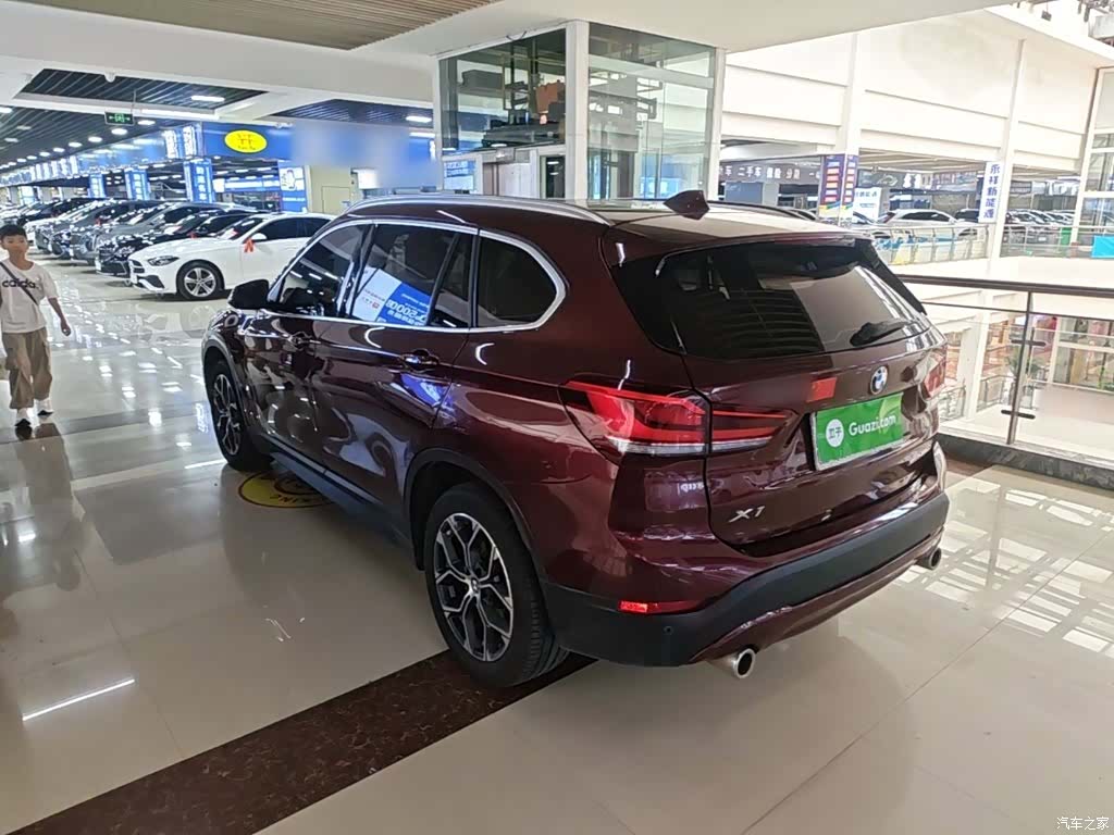 BMW X1, 2021 все фото