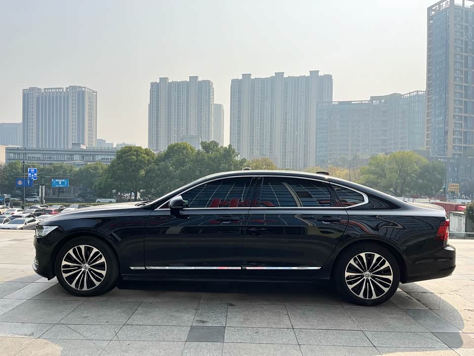 Volvo S90