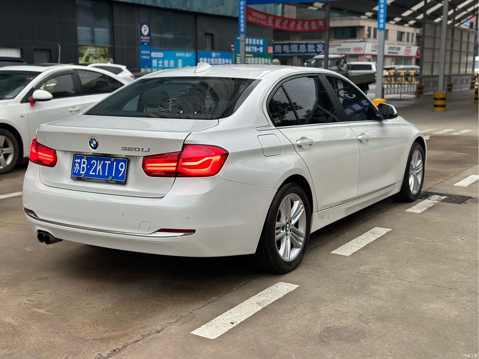 BMW 3 Series, 2017 все фото