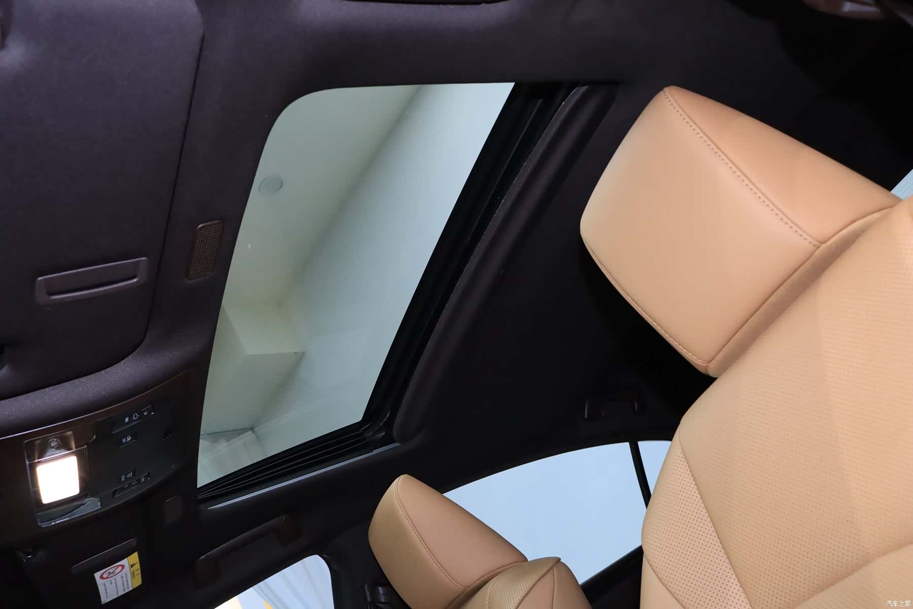 Lexus ES, 2019 11