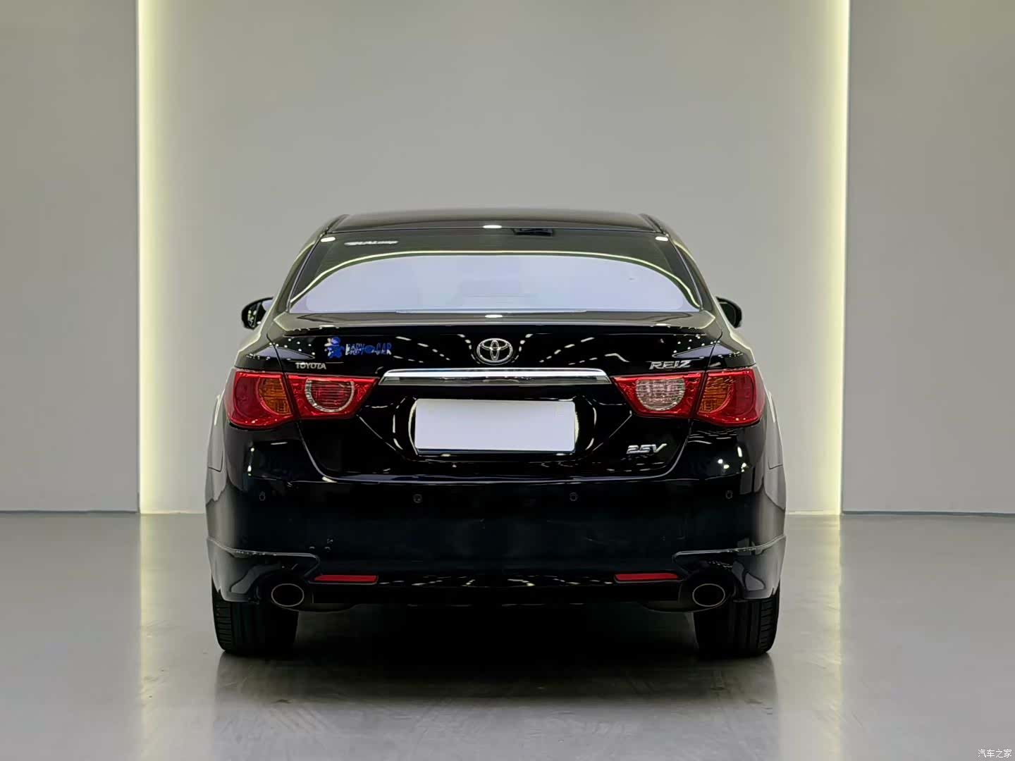 Toyota 2.5V, 2013 3