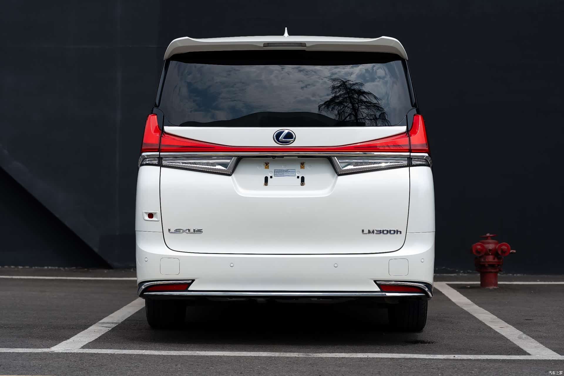 Lexus LM, 2022 17
