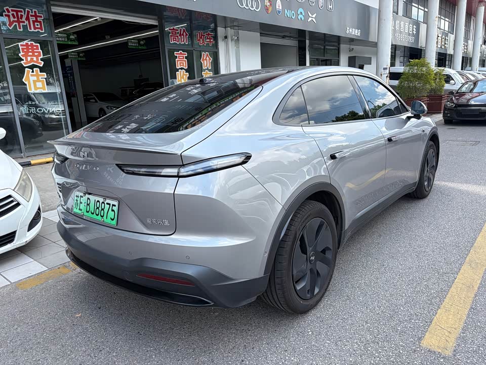 NIO L60 NIO L60