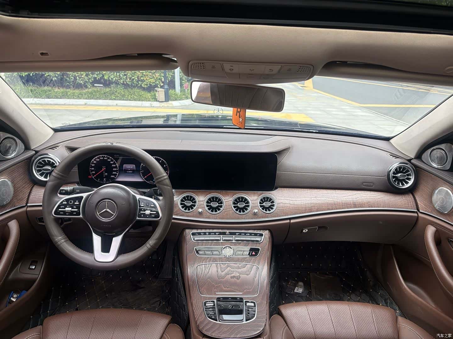 Mercedes-Benz E-Class, 2019 11