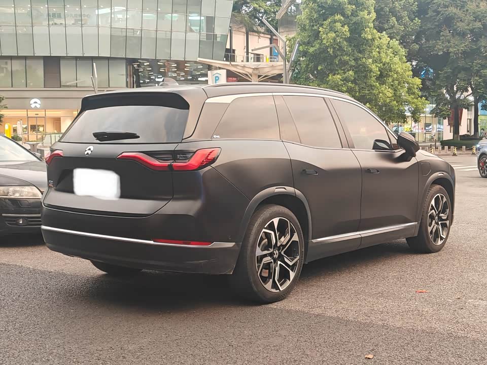 NIO ES8