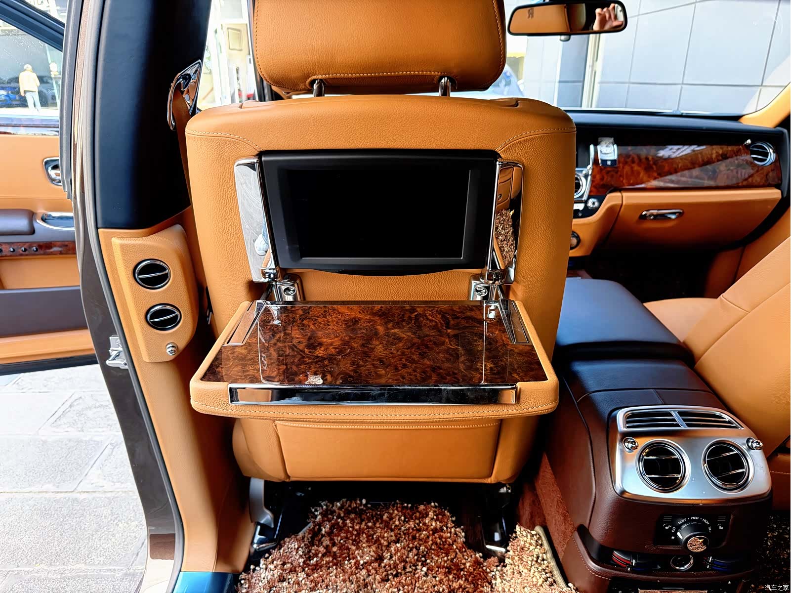 Rolls-Royce Ghost, 2014 40