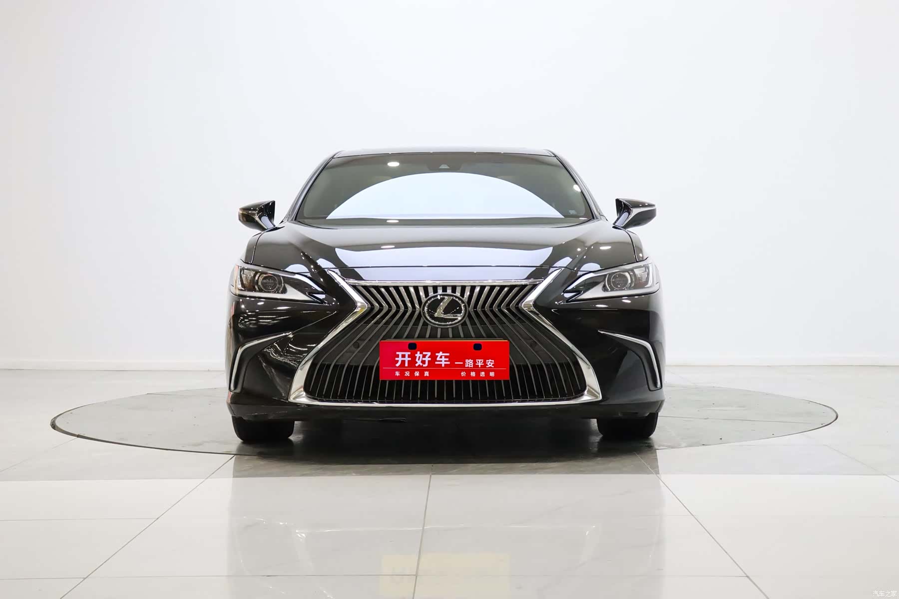 Lexus ES, 2019 4