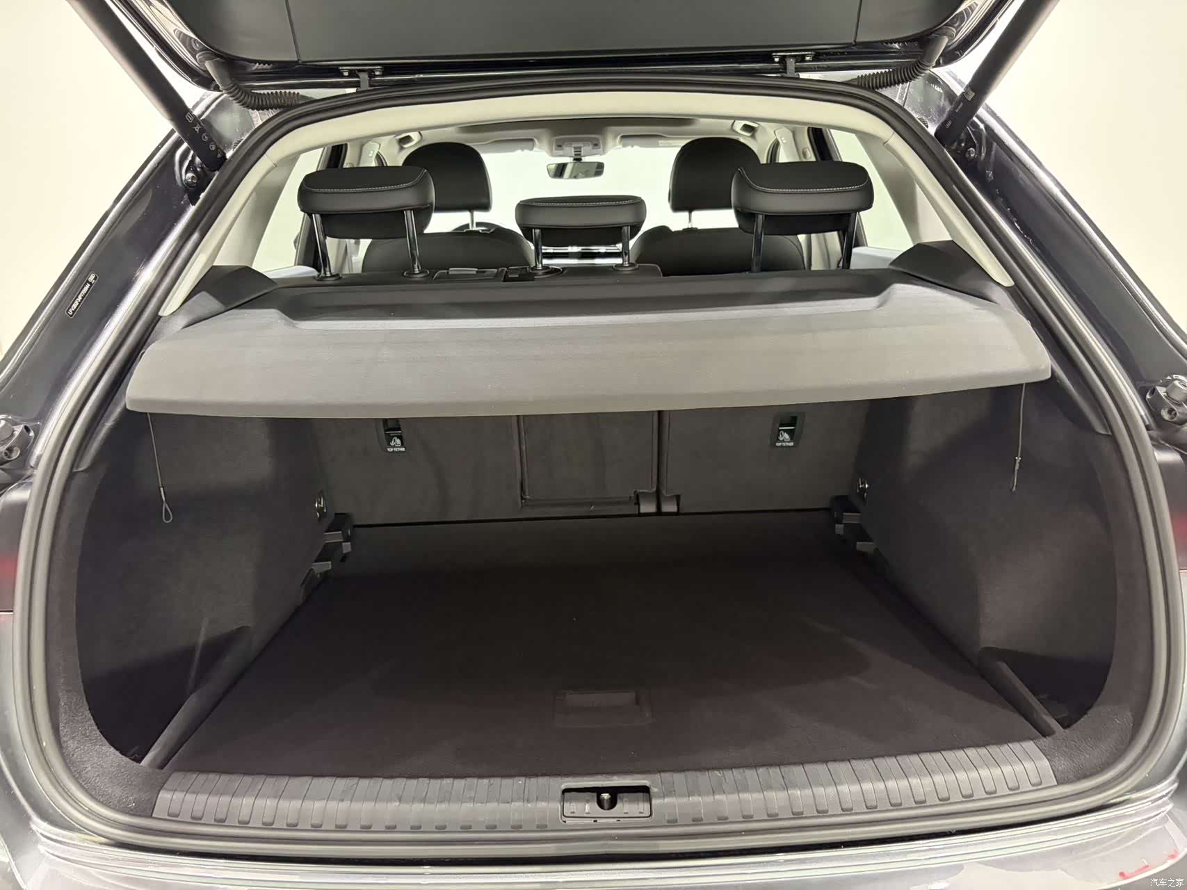 Audi Q3, 2023 10