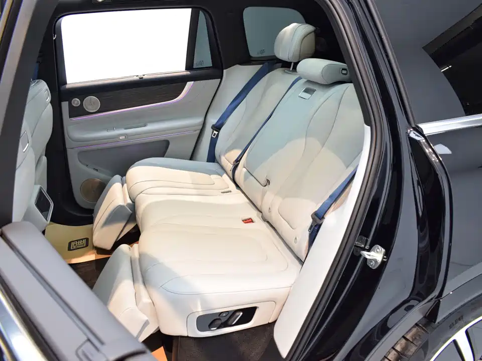 AITO Ask the world M9