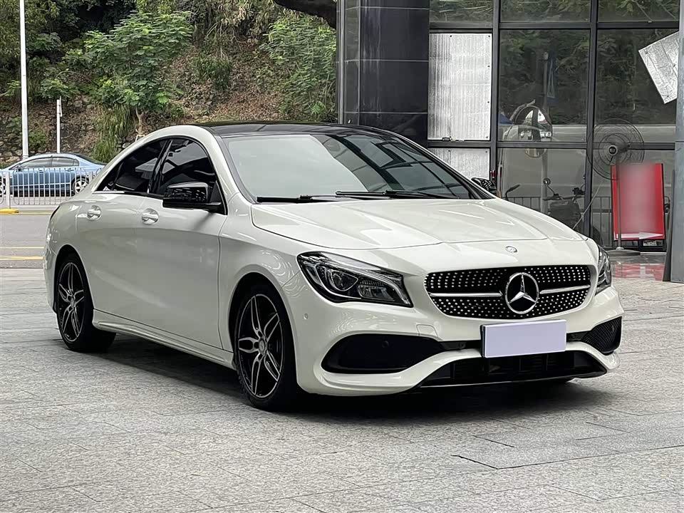 Mercedes-Benz CLA Mercedes-Benz CLA