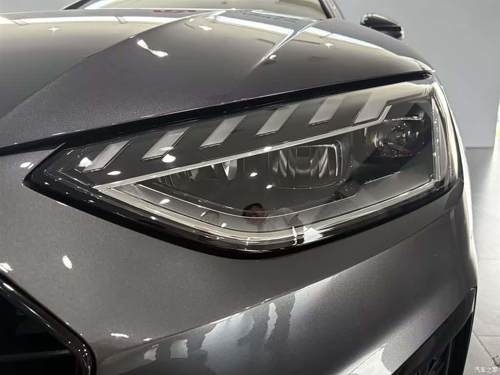 Audi A4L, 2025 6