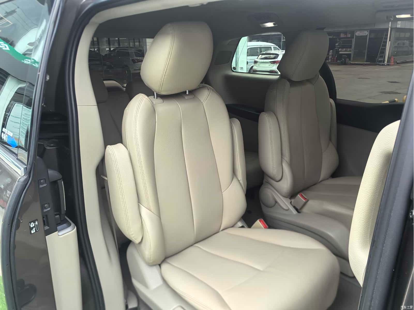 Buick GL8, 2016 13