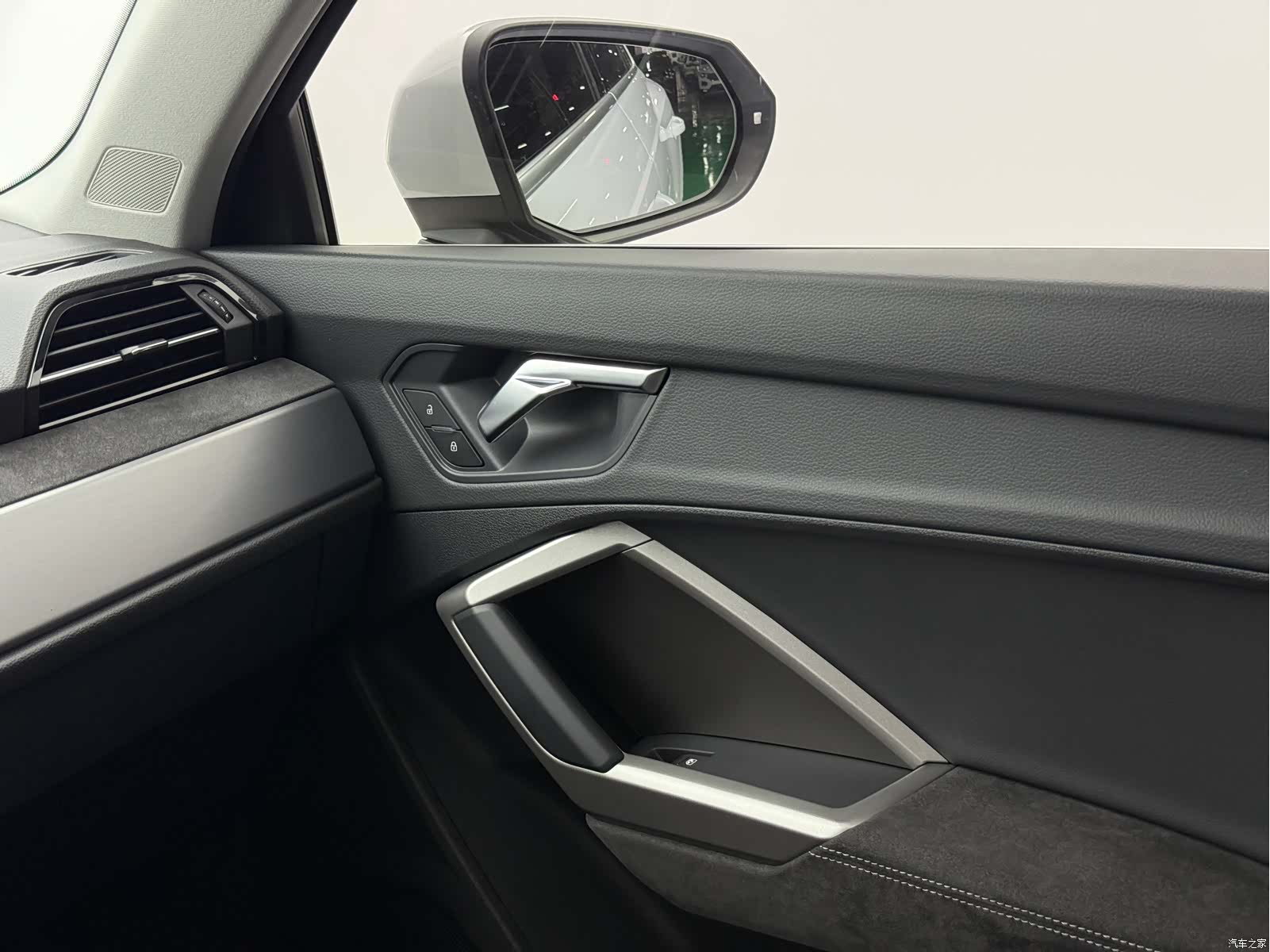 Audi Q3, 2021 9