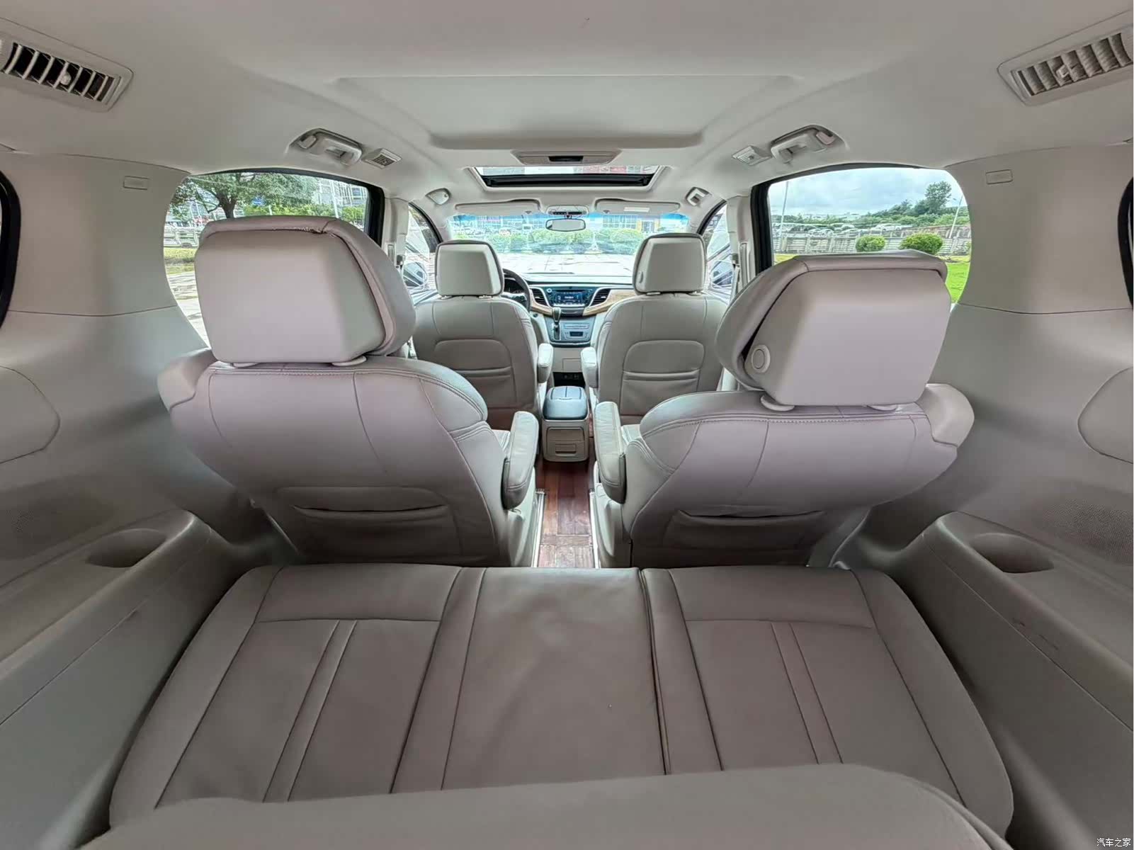 Buick GL8, 2018 6