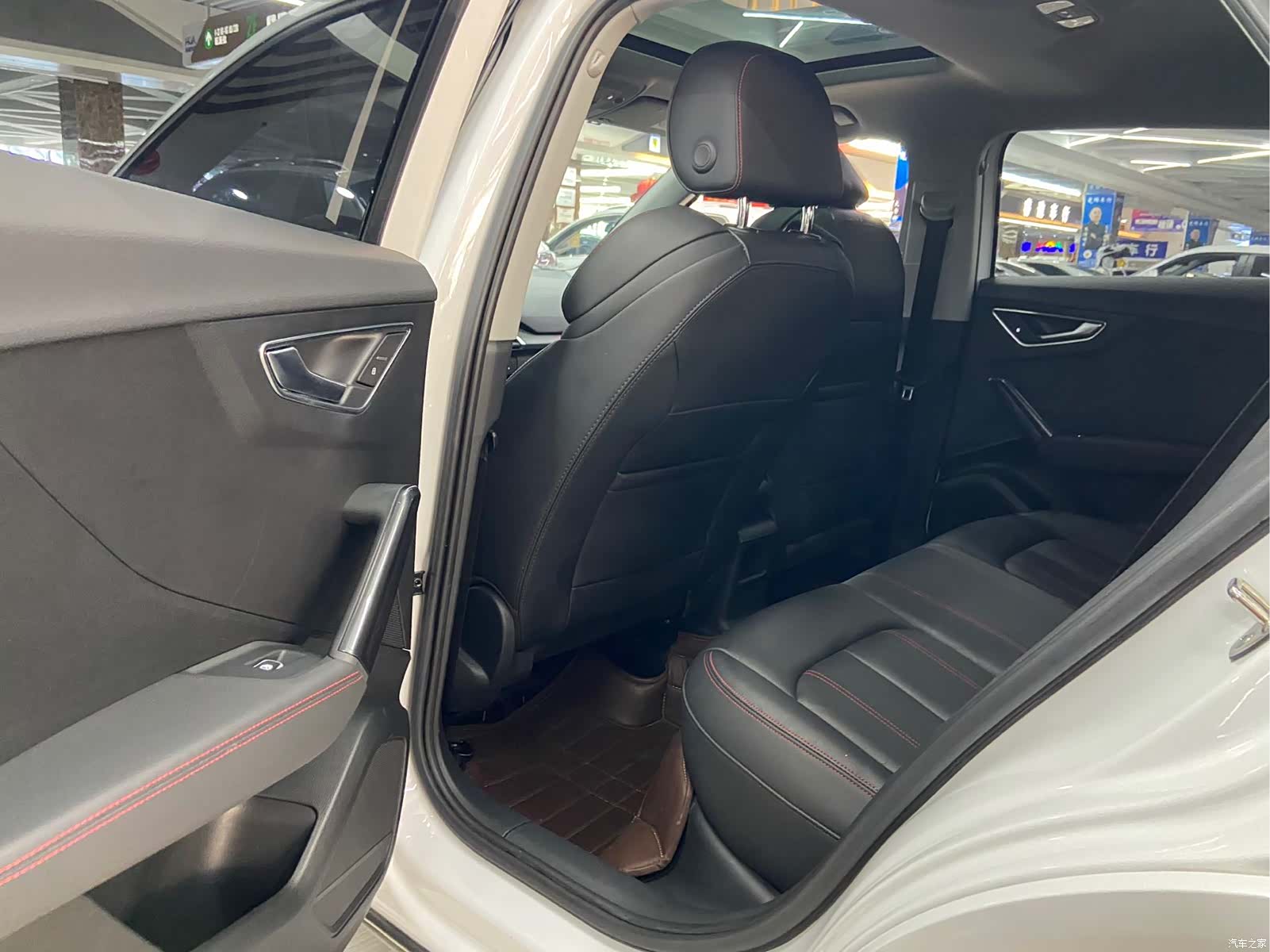 Audi Q2L, 2021 8