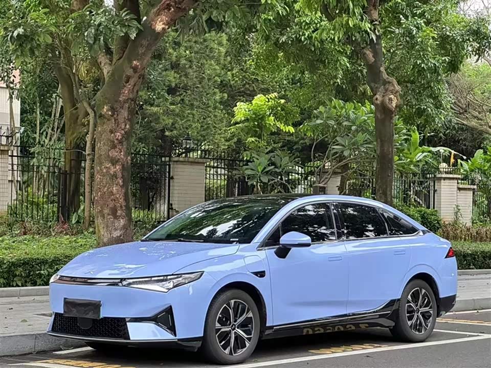 XPENG P5