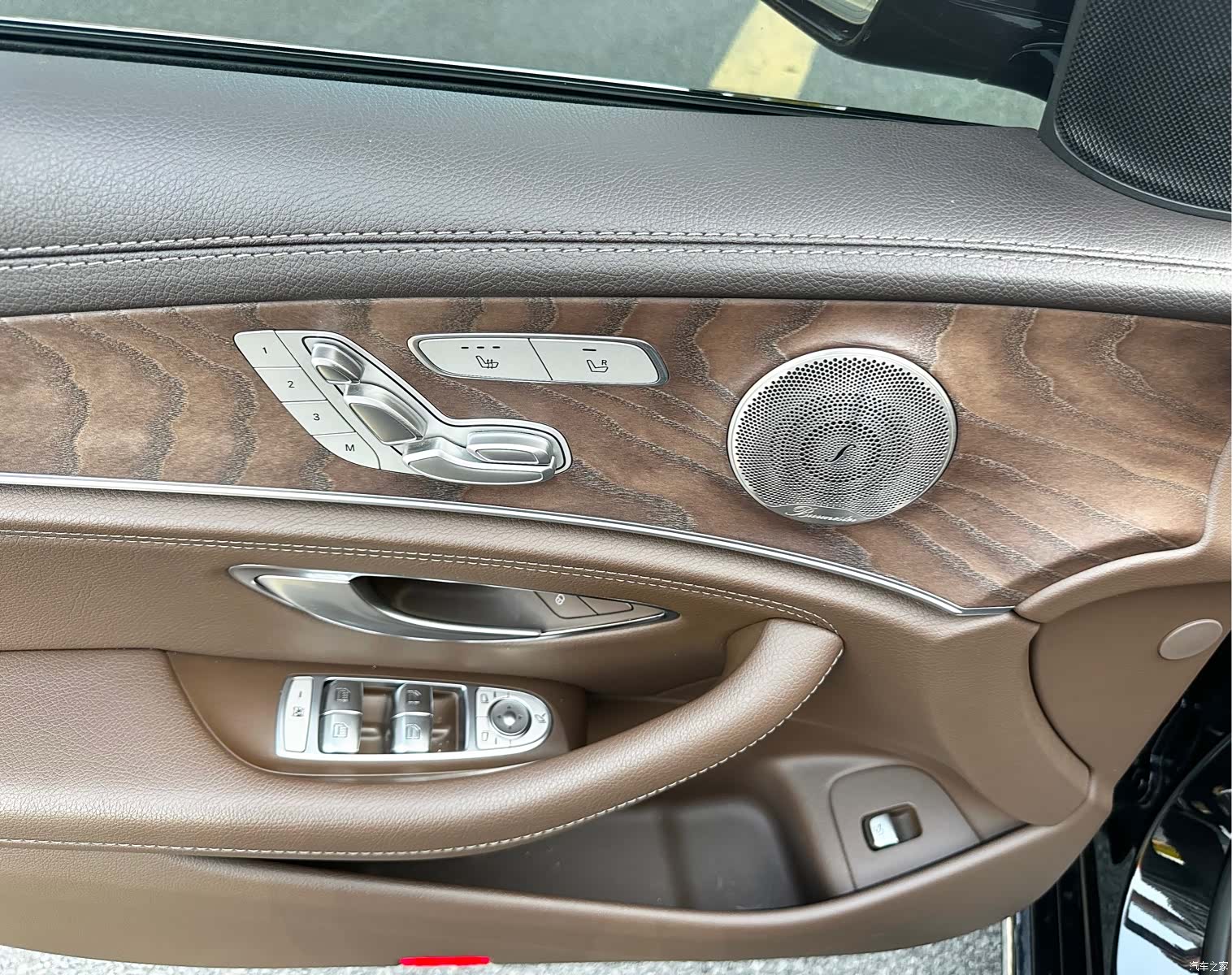 Mercedes-Benz E-Class, 2022 15