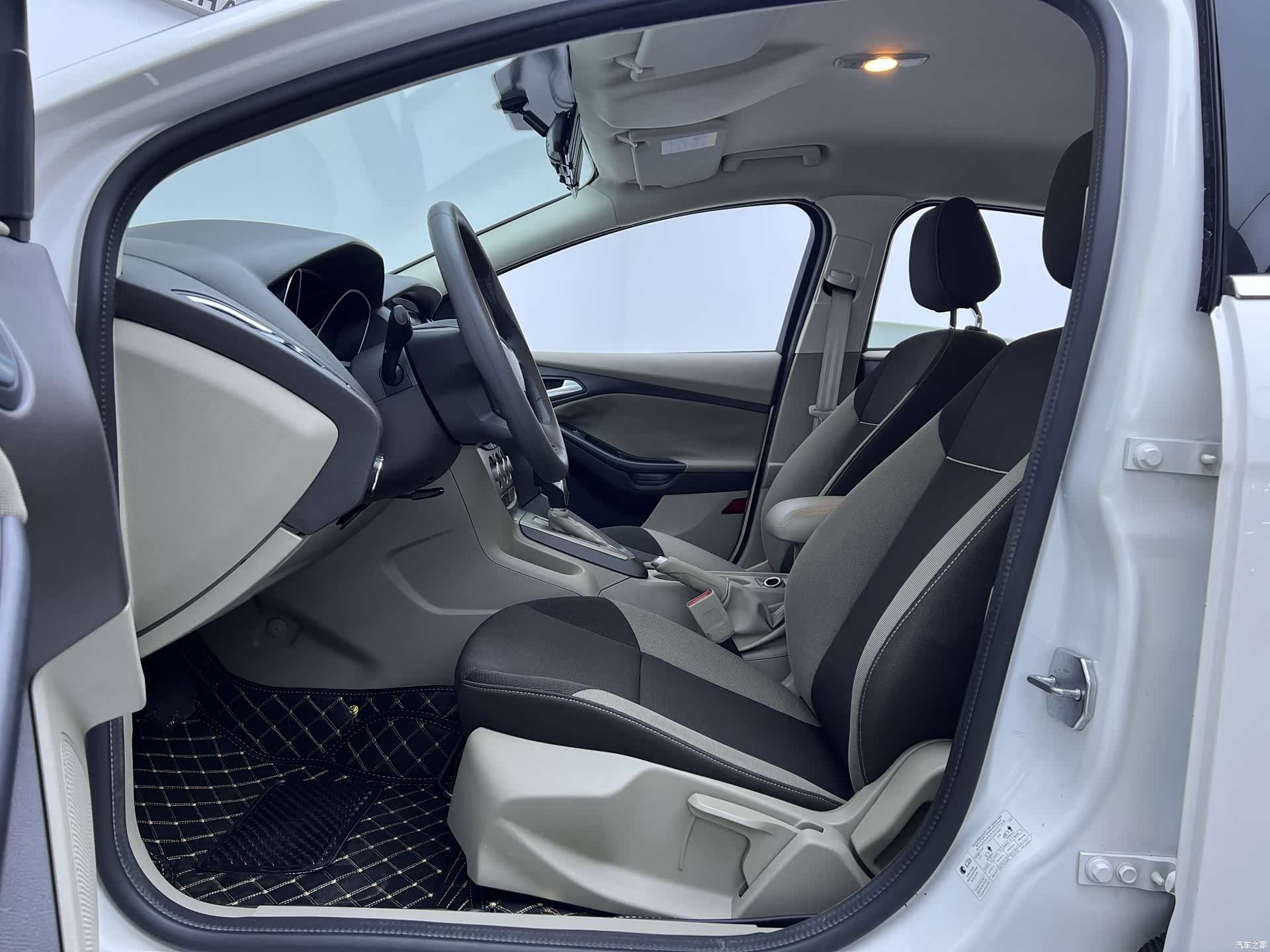 Ford Focus, 2015 22