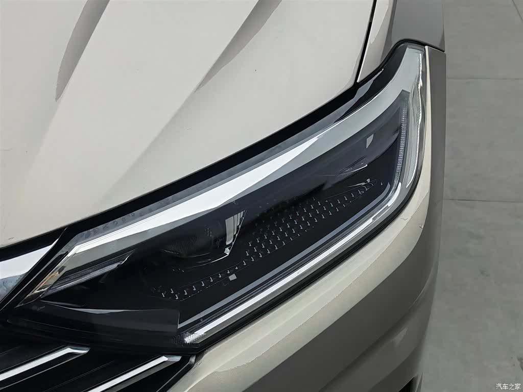 Volkswagen Sagitar, 2021 7