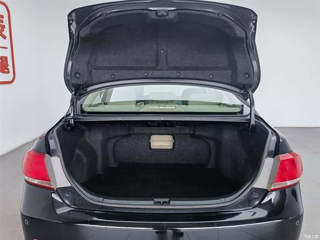 Toyota Camry, 2011 16