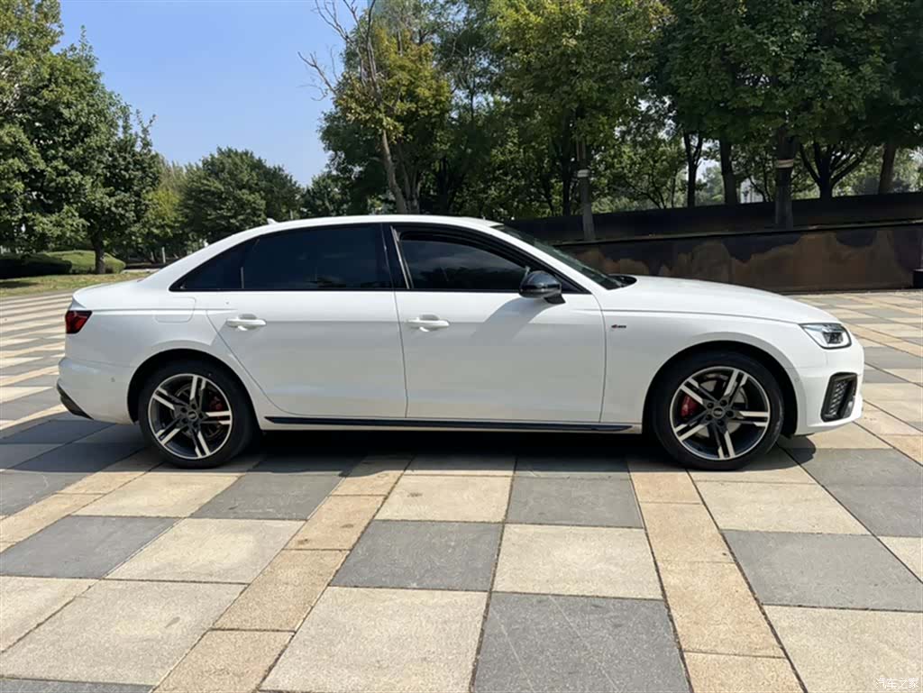 Audi A4L, 2022 7
