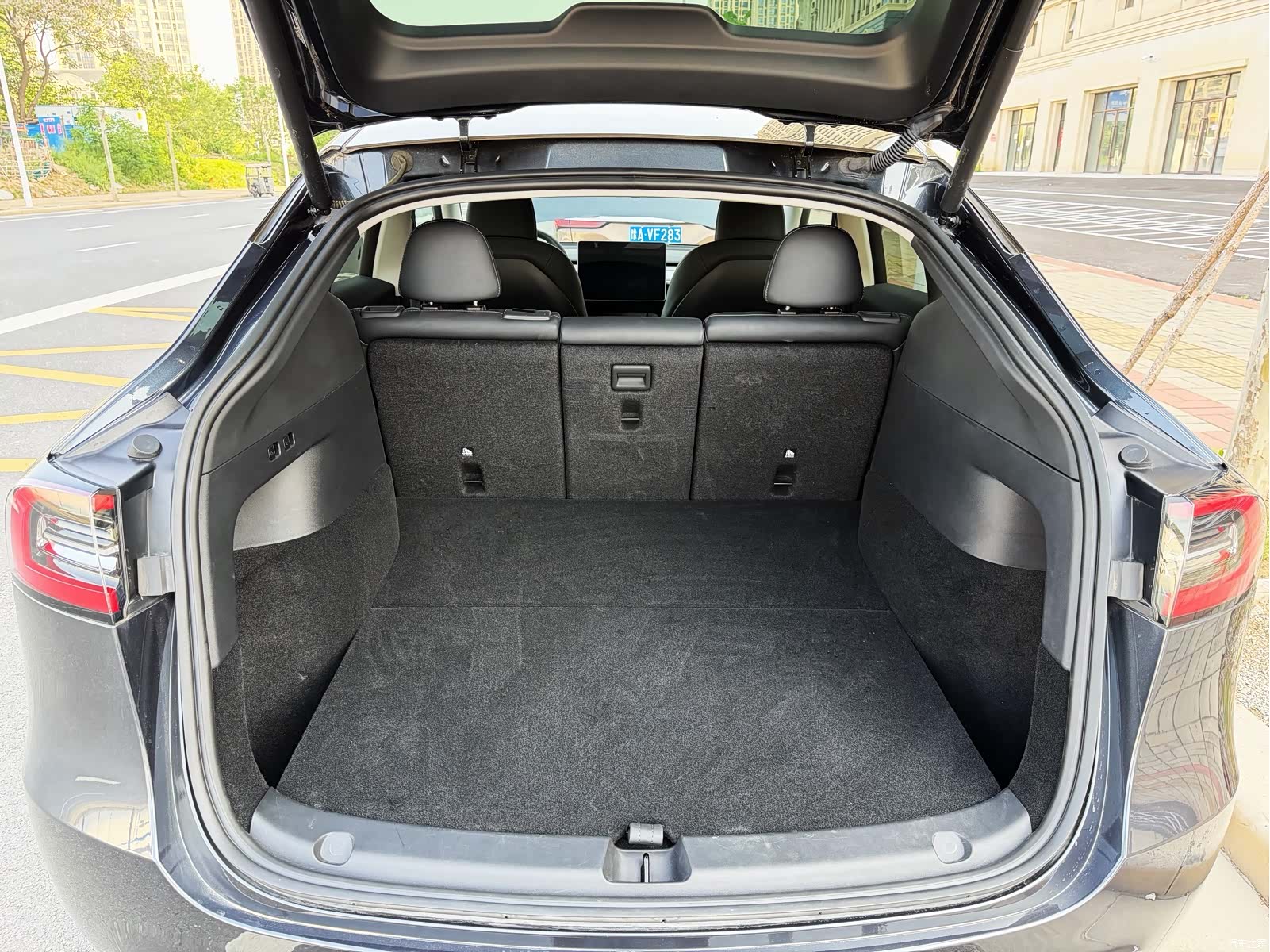 Tesla Model Y, 2024 15