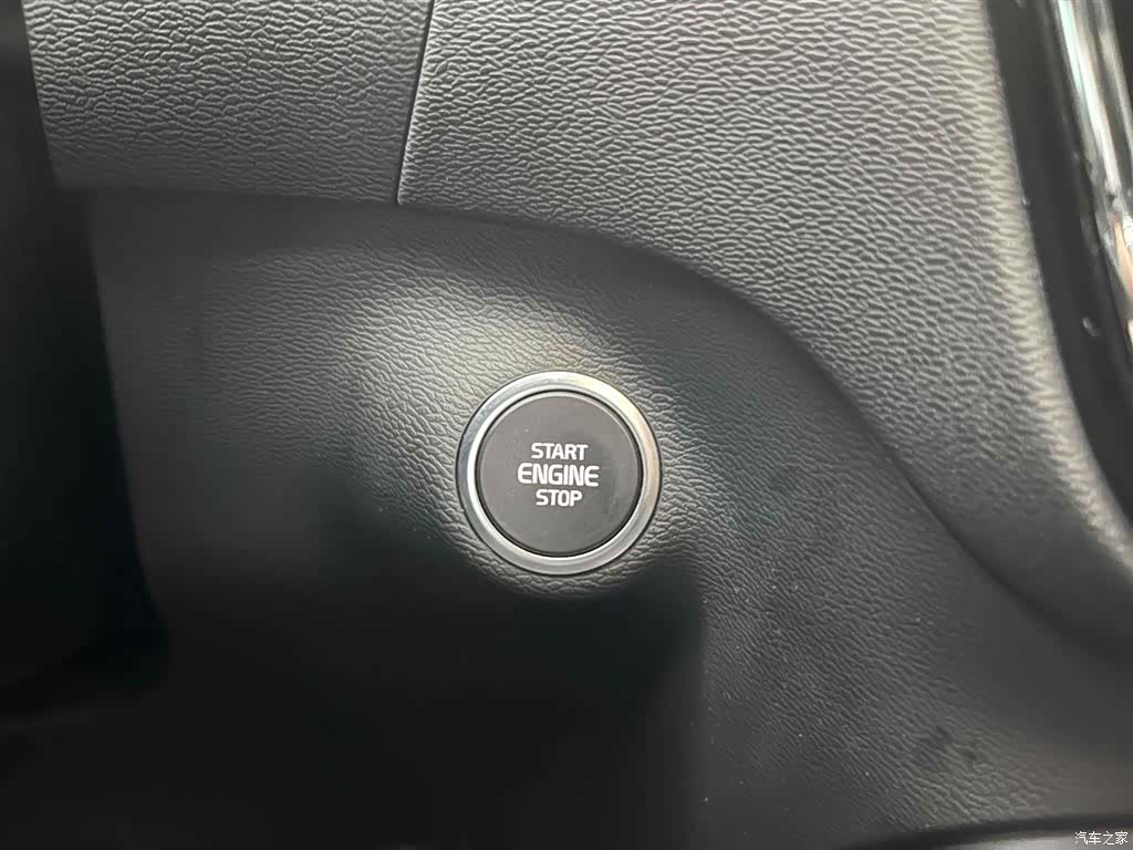 Volvo XC40, 2023 4