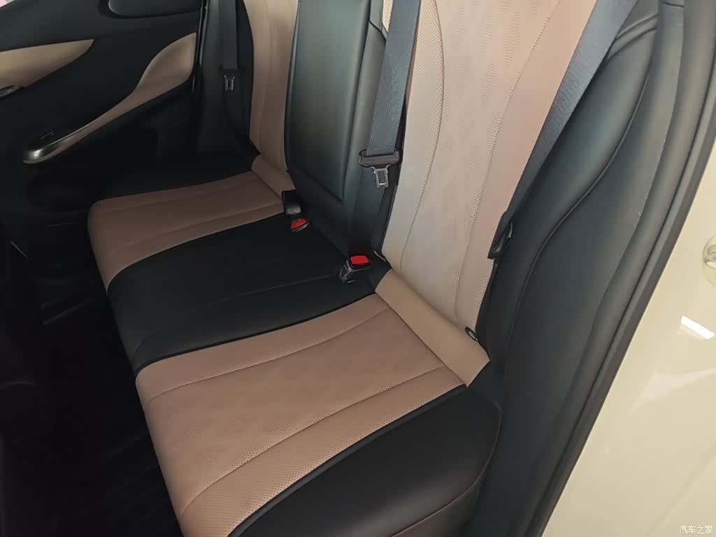 BYD Dolphin, 2023 17