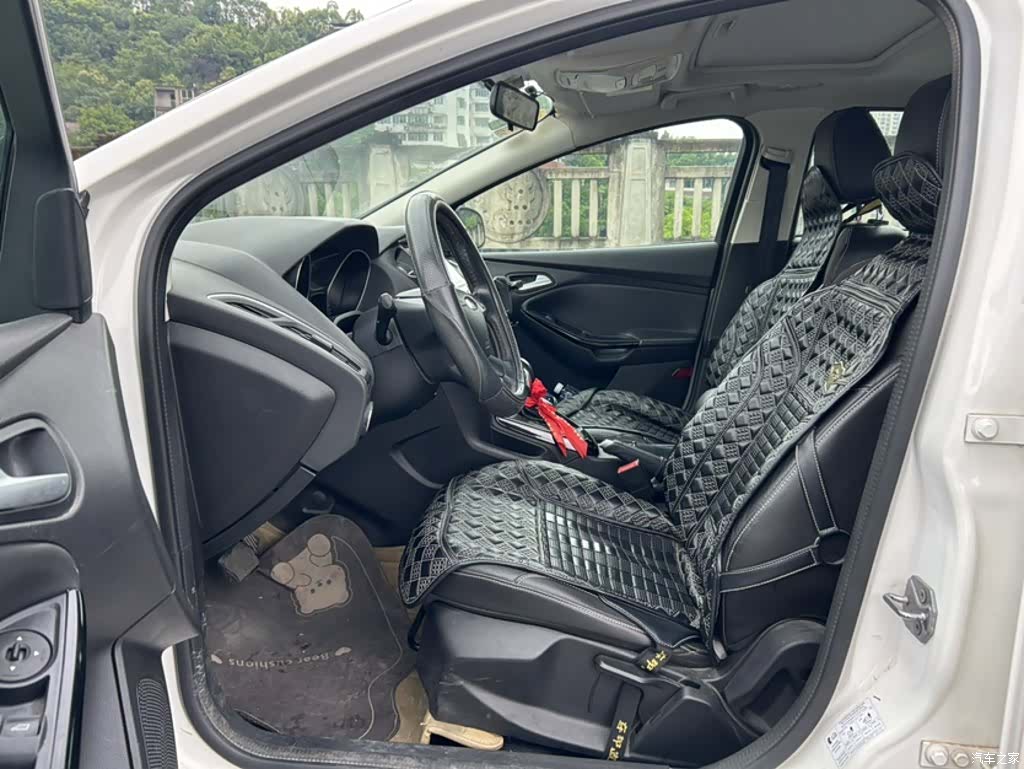 Ford Focus, 2014 21