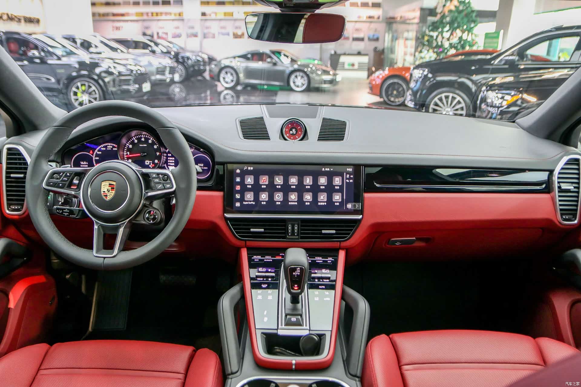 Porsche Cayenne, 2023 все фото