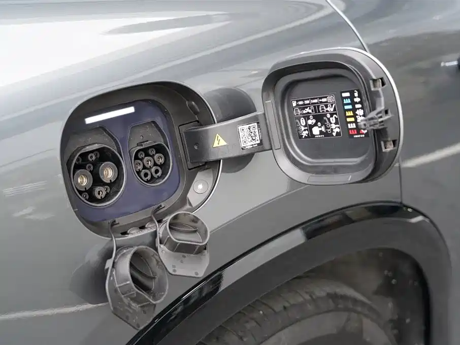 Mercedes-Benz EQS SUV