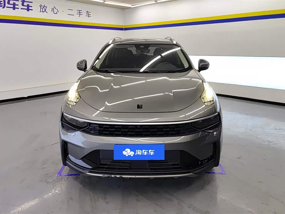 Lynk & Co 01 Lynk & Co 01