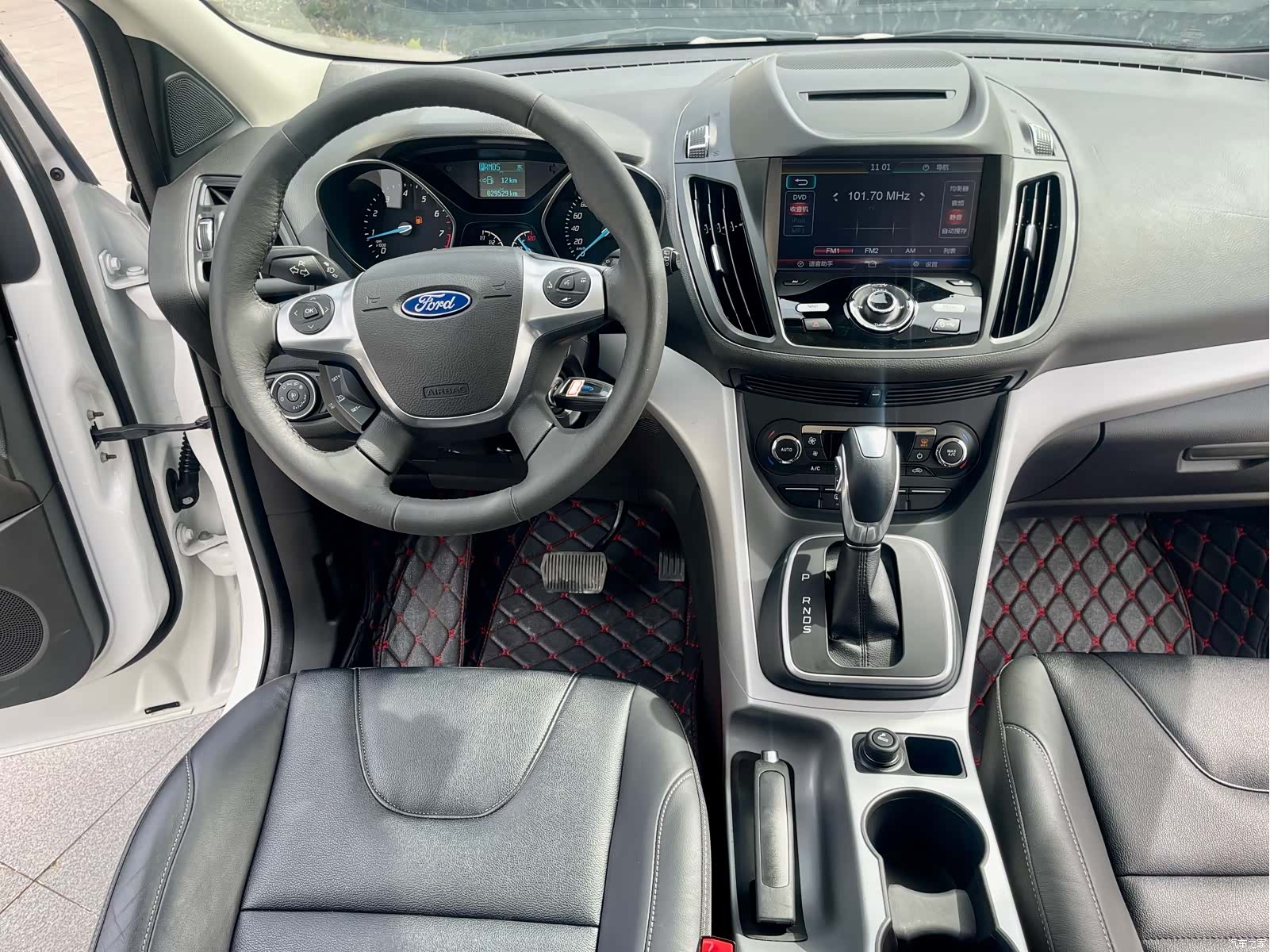 Ford Kuga, 2016 12