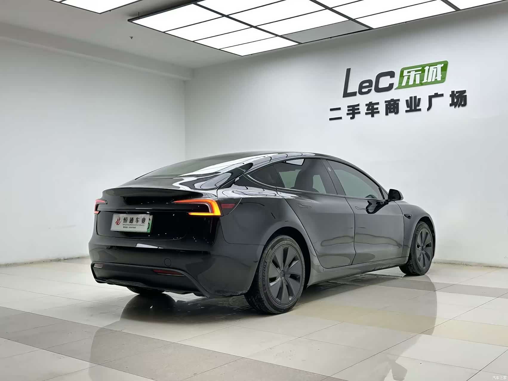 Tesla Model 3, 2023 4